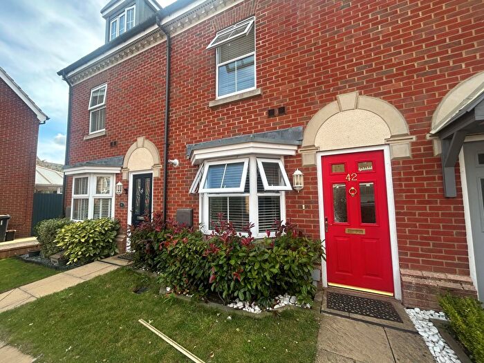 3 Bedroom Semi-Detached House To Rent In Hedgers Way, Ashford, TN23