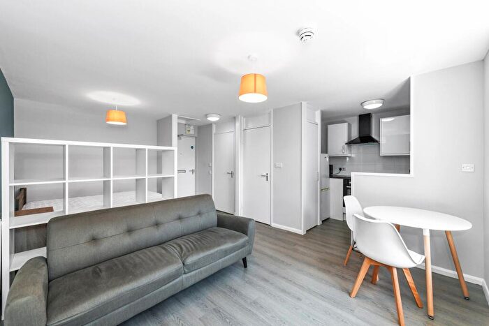 1 Bedroom Apartment To Rent In Studio, Rivergreen, Varsity Clifton, NG11