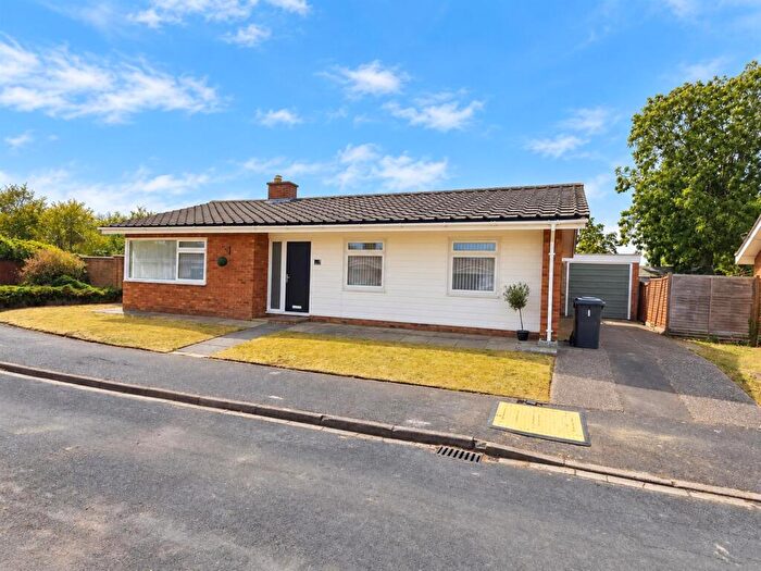 3 Bedroom Detached Bungalow For Sale In Home Close, Renhold, Bedford, MK41