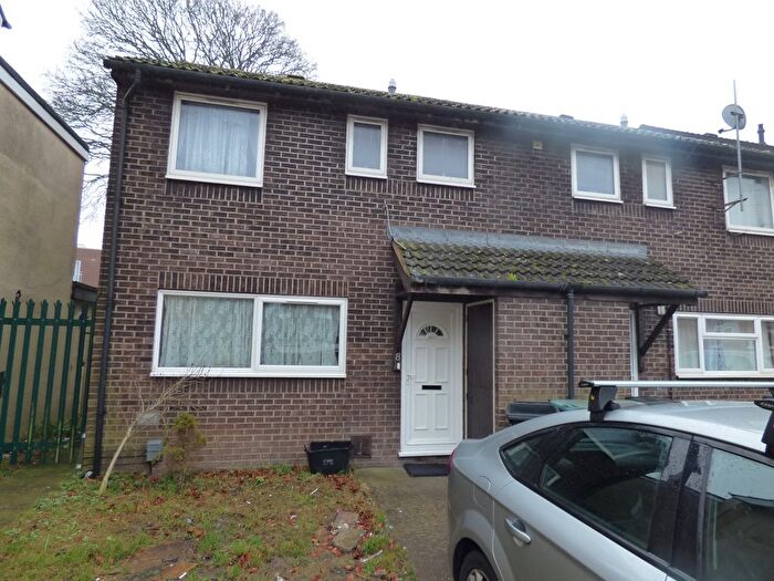 3 Bedroom End Of Terrace House To Rent In North Street, Luton, LU2