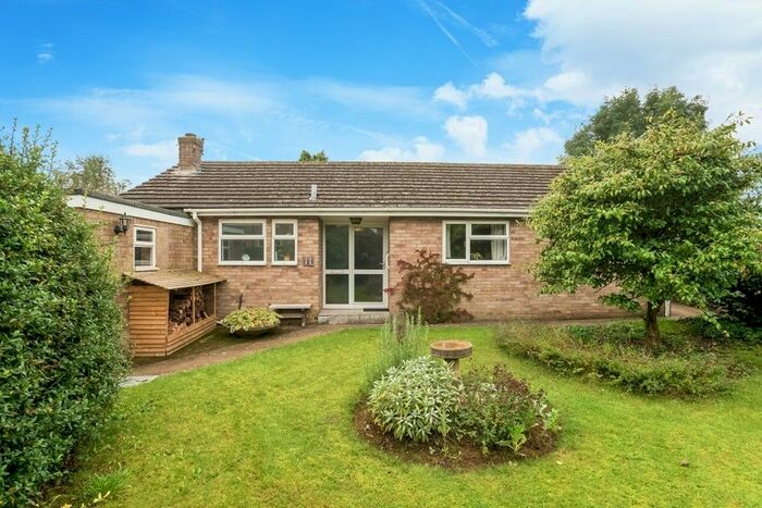 3 Bedroom Detached Bungalow To Rent In Green Lane, Charlton, Banbury OX17