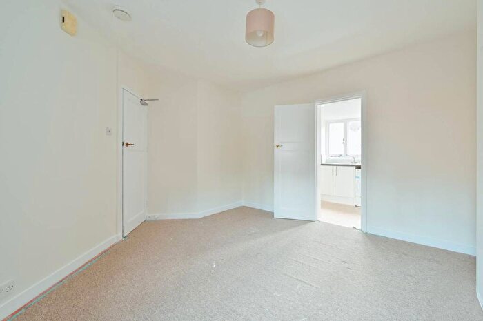1 Bedroom Flat To Rent In Hollybank, Hemel Hempstead, HP3