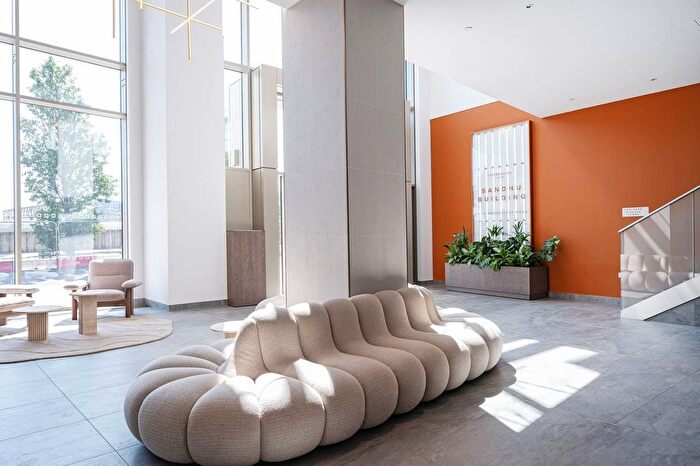 3 Bedroom Flat To Rent In Coppermaker Square, Stratford, London, E20