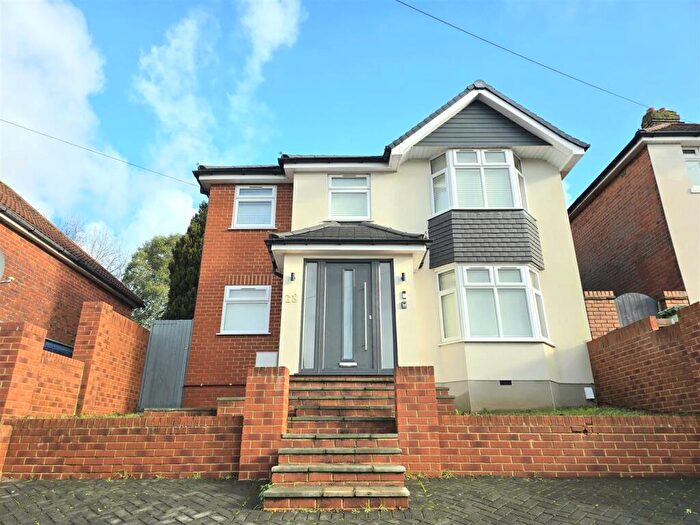 5 Bedroom Detached House To Rent In Woodmill Lane, Bitterne Park, Southampton, SO18