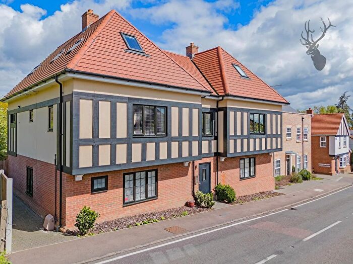 3 Bedroom Flat To Rent In Coppice Row, Theydon Bois, Epping, CM16