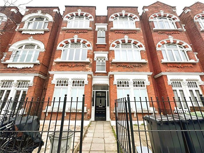 4 Bedroom Flat To Rent In Stanlake Road, London, W12