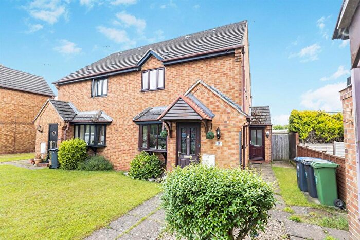 1 Bedroom Semi-Detached House For Sale In Bawnmore Road, Rugby, CV22