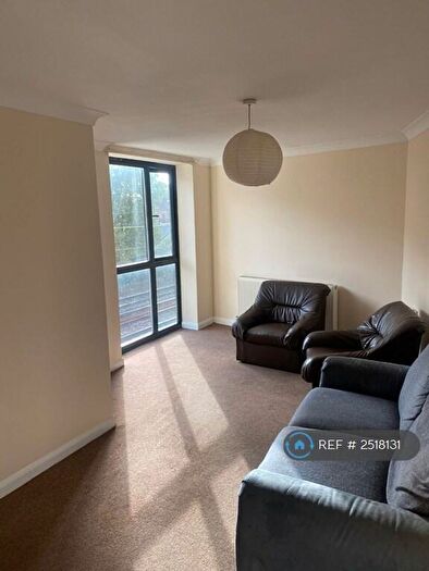 2 Bedroom Flat To Rent In Fairfield Road, London, E3