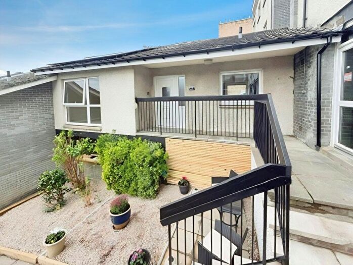 1 Bedroom Terraced Bungalow To Rent In Main Street, Perth, PH2