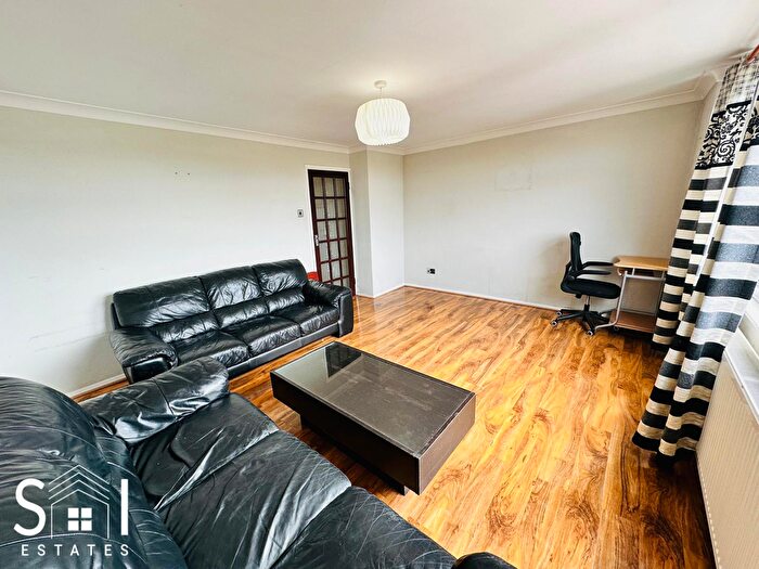 3 Bedroom Maisonette To Rent In Percy Bryant Road, Sunbury-On-Thames, TW16