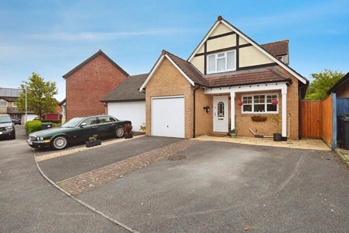 2 Bedroom Detached House For Sale In Carleton Close, Amesbury, SP4