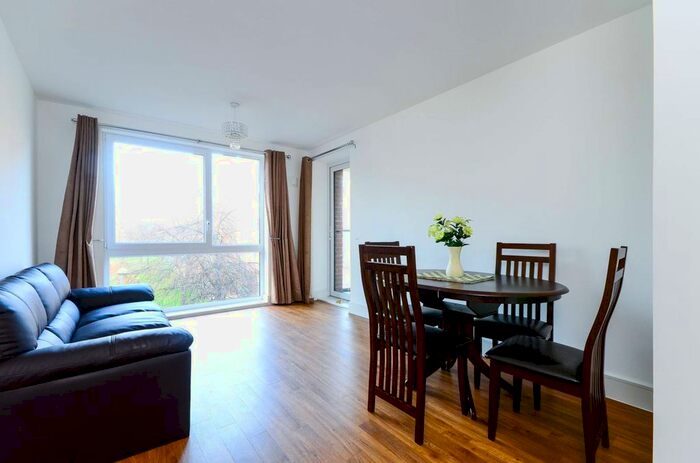 1 Bedroom Flat To Rent In Marlow Court, Deptford, London, SE8