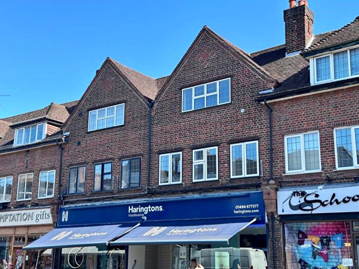 3 Bedroom Maisonette For Sale In The Highway, Beaconsfield, Buckinghamshire, HP9