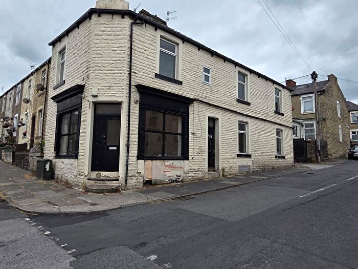 4 Bedroom End Terrace House For Sale In Springfield Road, Burnley, BB11