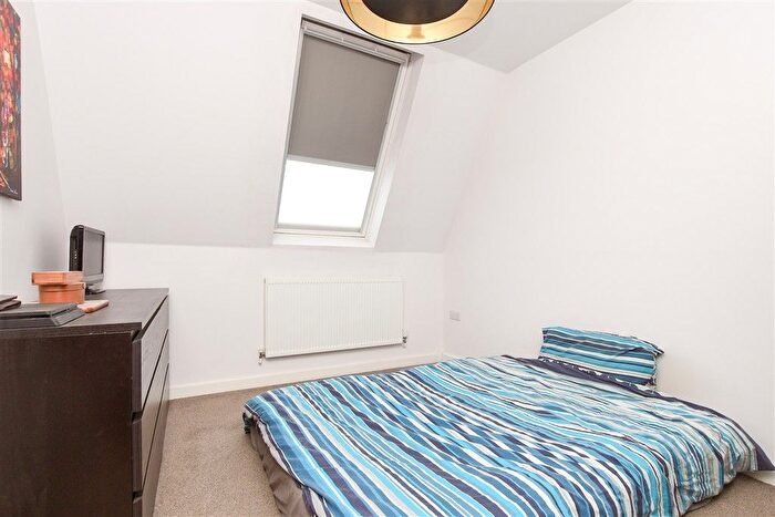 2 Bedroom Flat For Sale In Challenge Court, Leatherhead, Surrey, KT22