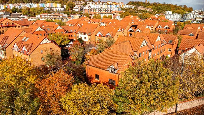 2 Bedroom Apartment For Sale In Canada Way, Bristol, BS1