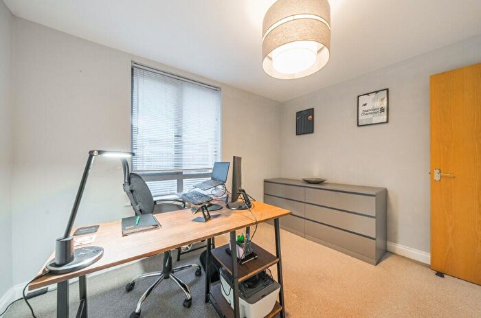 2 Bedroom Apartment For Sale In Victoria Court, New Street, Chelmsford, Essex, CM1
