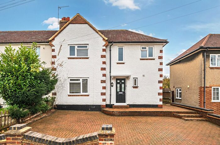 3 Bedroom End Of Terrace House For Sale In Holmcroft Way, Bromley, BR2