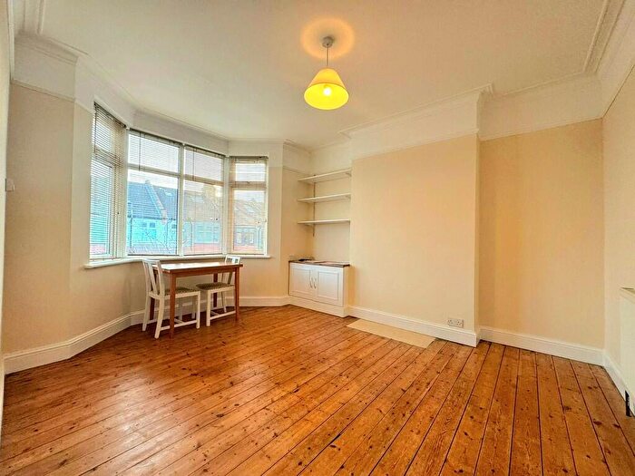 1 Bedroom Flat To Rent In Sussex Road, Harrow, HA1