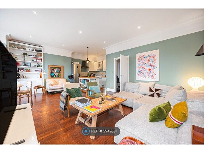 3 Bedroom Flat To Rent In Queens Park, London, NW6