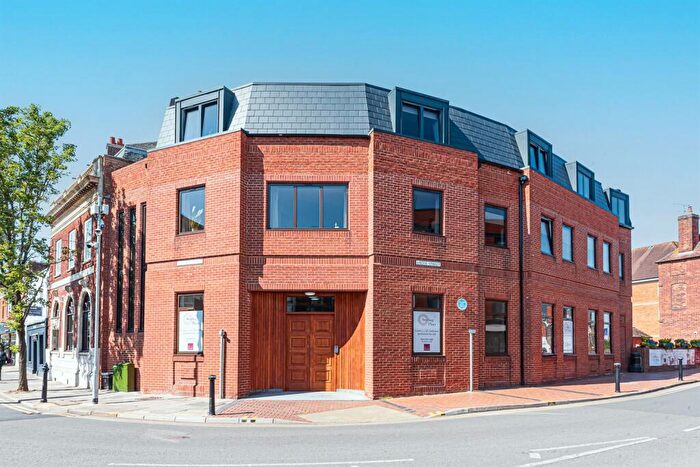 2 Bedroom Apartment To Rent In Sterling Place, Broad Street, Wokingham, RG40