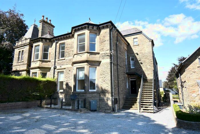 3 Bedroom Maisonette To Rent In St Johns Road, Buxton, SK17