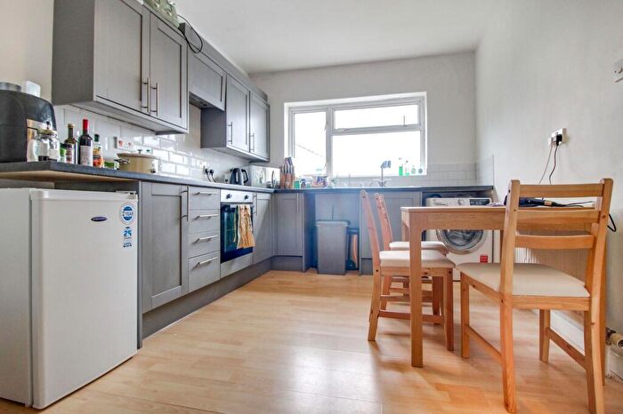 1 Bedroom Flat To Rent In Dixon Street, Swindon, SN1