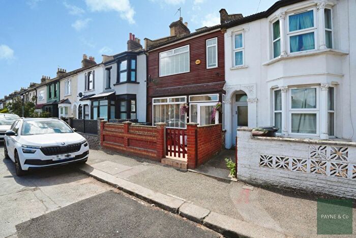 5 Bedroom Terraced House For Sale In Edinburgh Road, London, E17