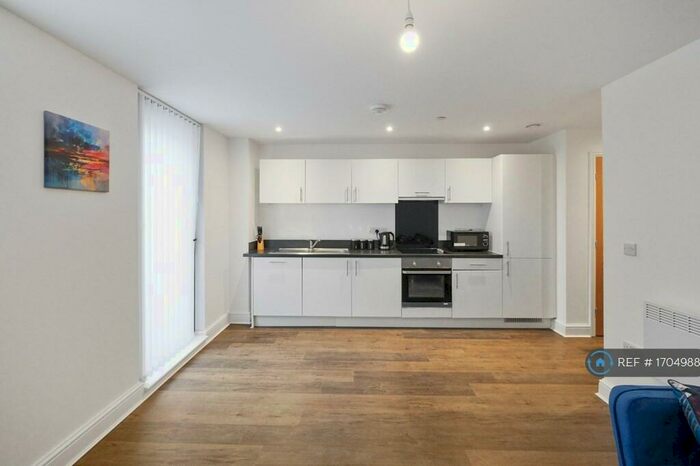 1 Bedroom Flat To Rent In Leigh Street, High Wycombe, HP11