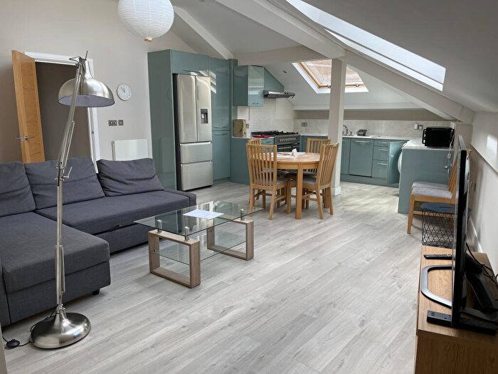 3 Bedroom Apartment To Rent In The Courtyard, New North Road, Exeter, EX4