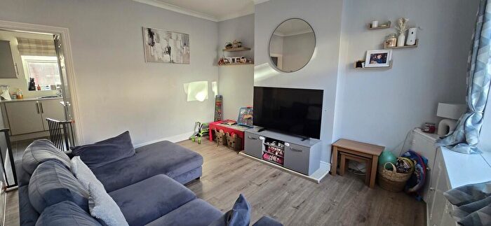 2 Bedroom End Of Terrace House To Rent In John Street, Uttoxeter, ST14