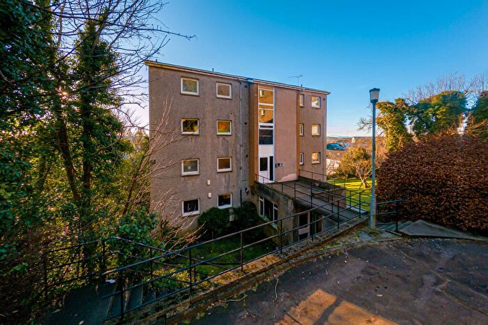 2 Bedroom Apartment For Sale In Camphill Avenue, Shawlands, G41