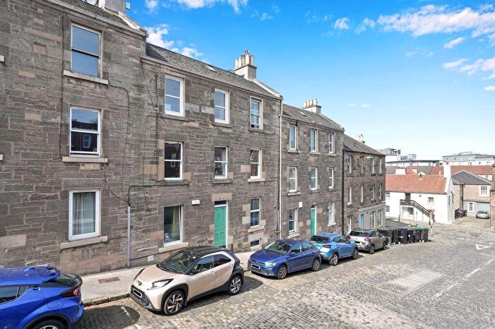 1 Bedroom Flat For Sale In / Newhaven Road, Trinity, Edinburgh, EH6