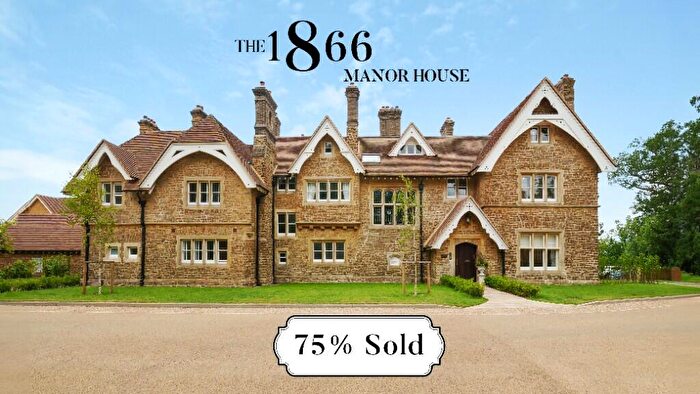 3 Bedroom Apartment For Sale In Oakley Gardens, Merstham, Redhill, RH1