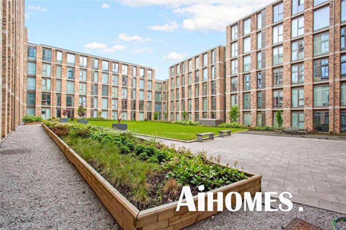 2 Bedroom Flat To Rent In Bs, Boundary Lane, Manchester, M15