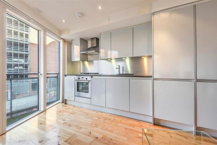 2 Bedroom Flat To Rent In New York Street, Leeds, LS2