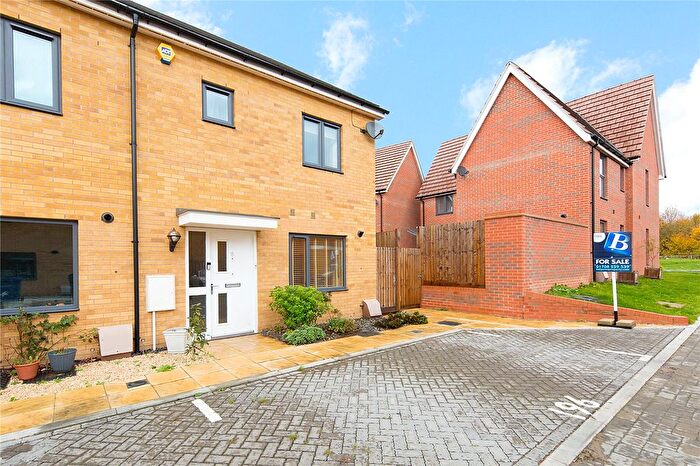 3 Bedroom End Of Terrace House For Sale In Bumpstead Mead, Aveley, South Ockendon, Essex, RM15