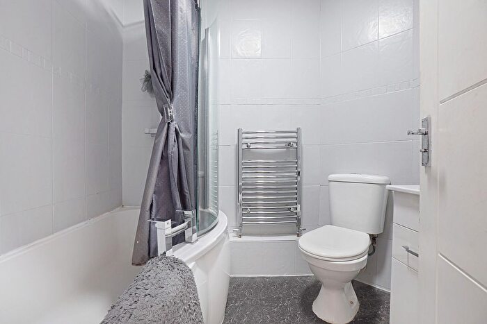 2 Bedroom Terraced House For Sale In Nightingale Close, Rainham, ME8