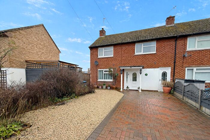 3 Bedroom End Of Terrace House For Sale In Arrow Crescent, Alcester, B49