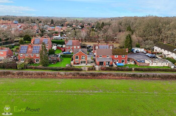 3 Bedroom Detached House For Sale In Holt Cottages, Ashford Hill, Thatcham, Berkshire, RG19