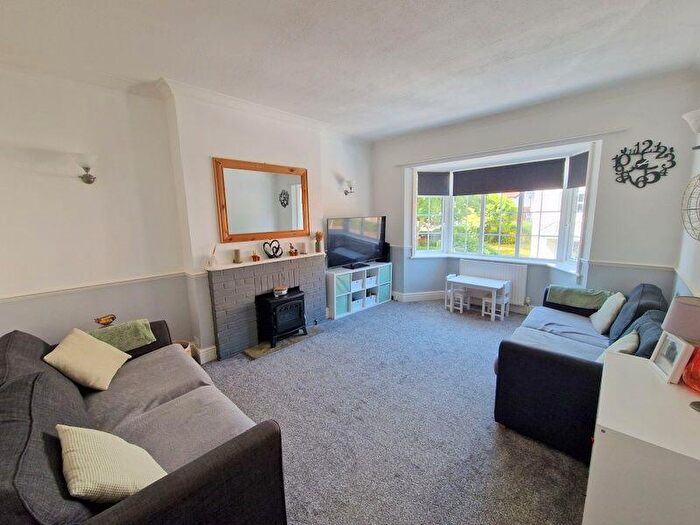 3 Bedroom Maisonette For Sale In Littleham Road, Exmouth, EX8