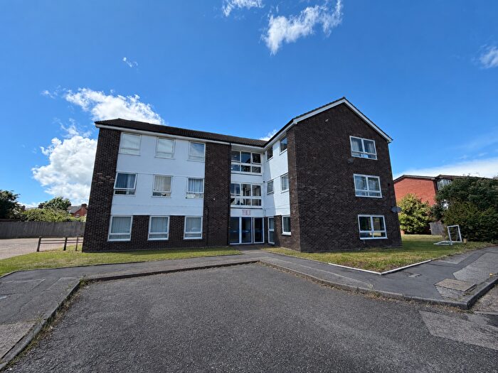 2 Bedroom Flat For Sale In Postmill Close, Ipswich, IP4
