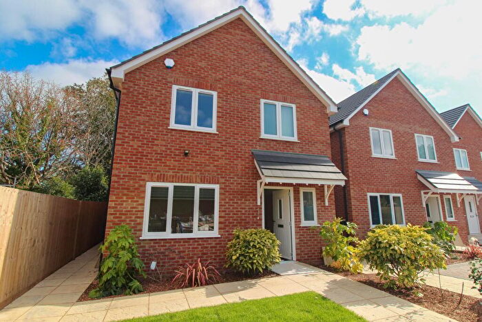 3 Bedroom Detached House For Sale In Kinson Road, Bournemouth, BH10