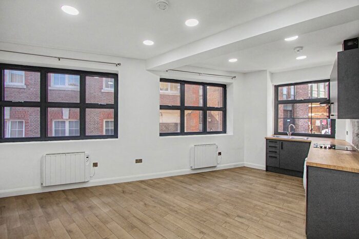 1 Bedroom Flat To Rent In Dunstable Place, Luton, LU1