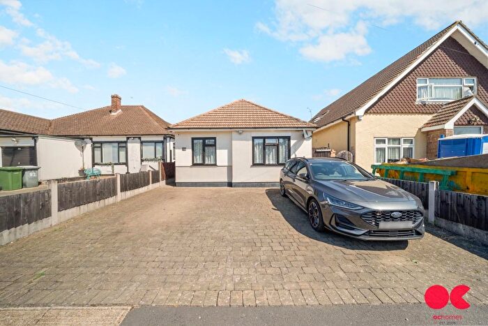 4 Bedroom Detached Bungalow For Sale In Harrow Crescent, Romford, RM3