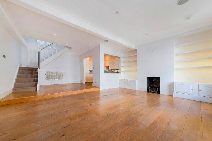 5 Bedroom Mews House To Rent In Spear Mews, London, SW5