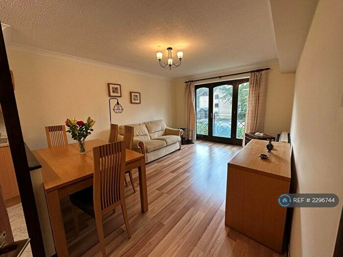 2 Bedroom Flat To Rent In Ashworth Park, Cambridge, CB3