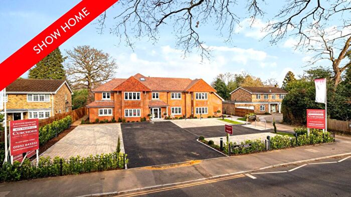 1 Bedroom Flat For Sale In Queens Road, Weybridge, KT13