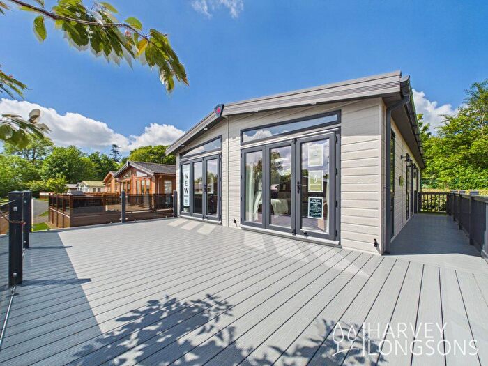 3 Bedroom Park Home For Sale In Plas Coch Country And Leisure Retreat, LL61