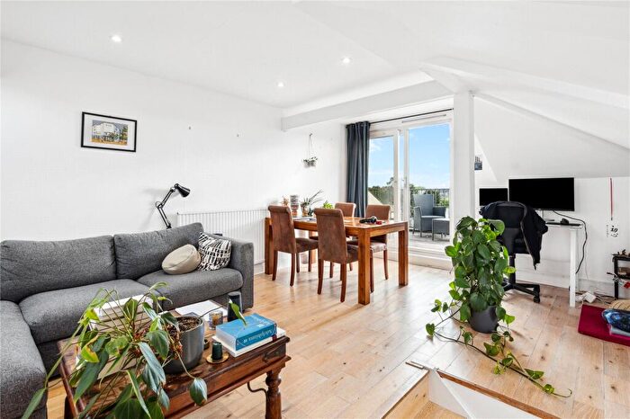 2 Bedroom Flat To Rent In Highbury Hill, Highbury, N5